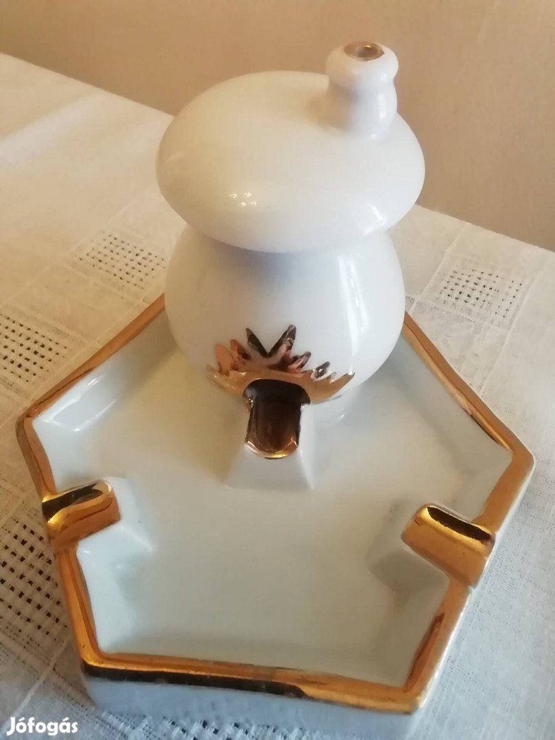 Különlegesen szép cigaretta tartó, hamutartó, hamuzó aranyozású