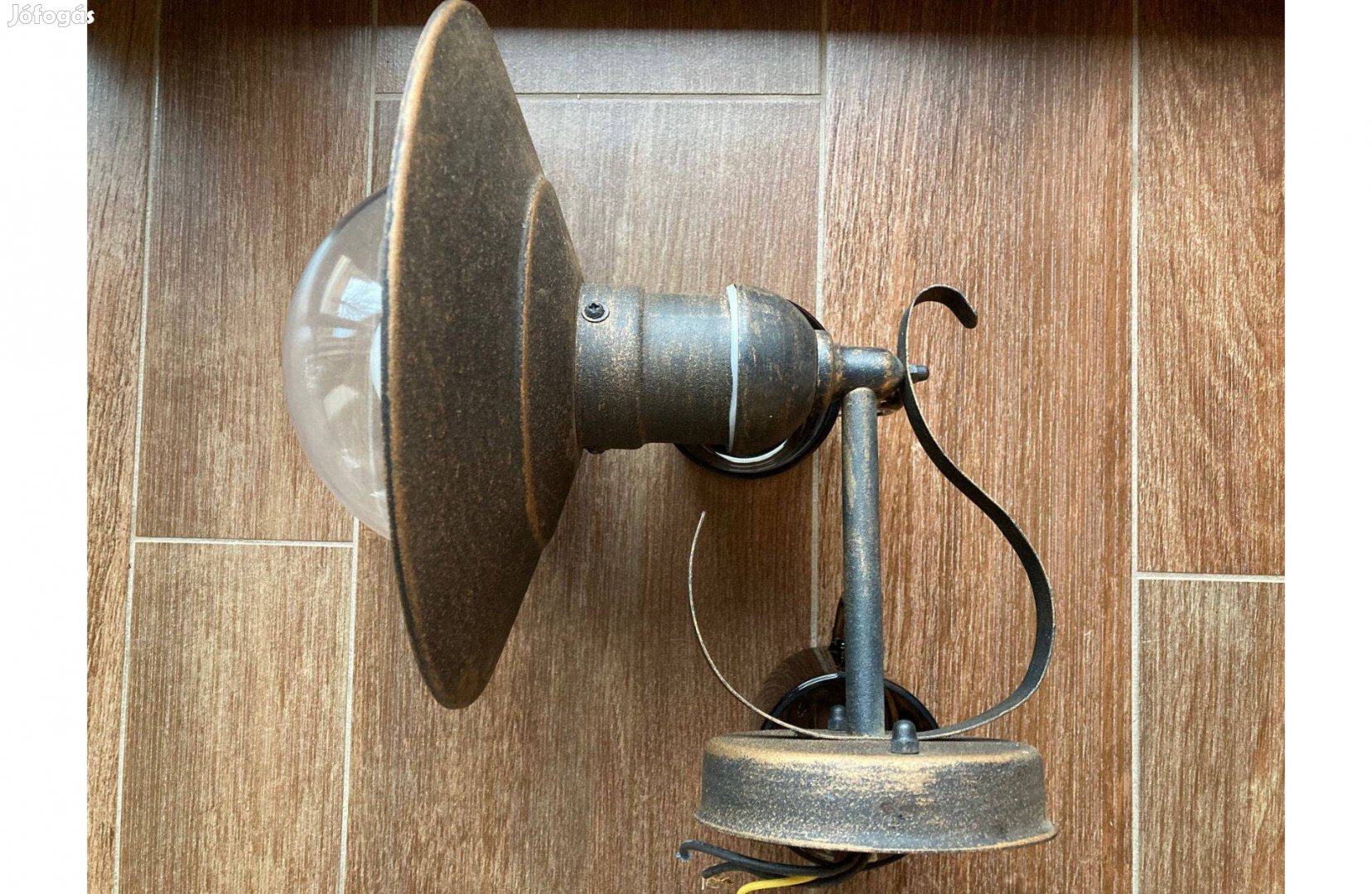 Kültéri falilámpa