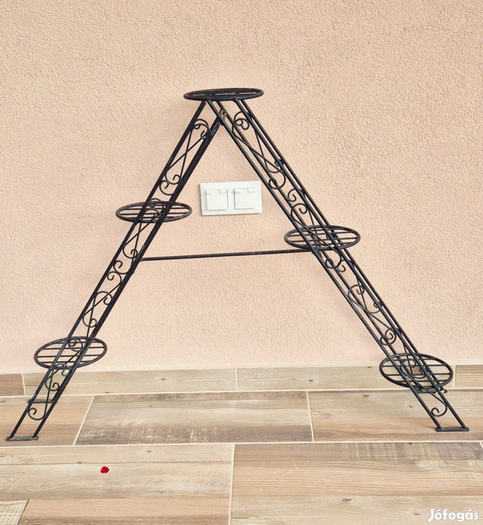 Kültéri fém virágállvány