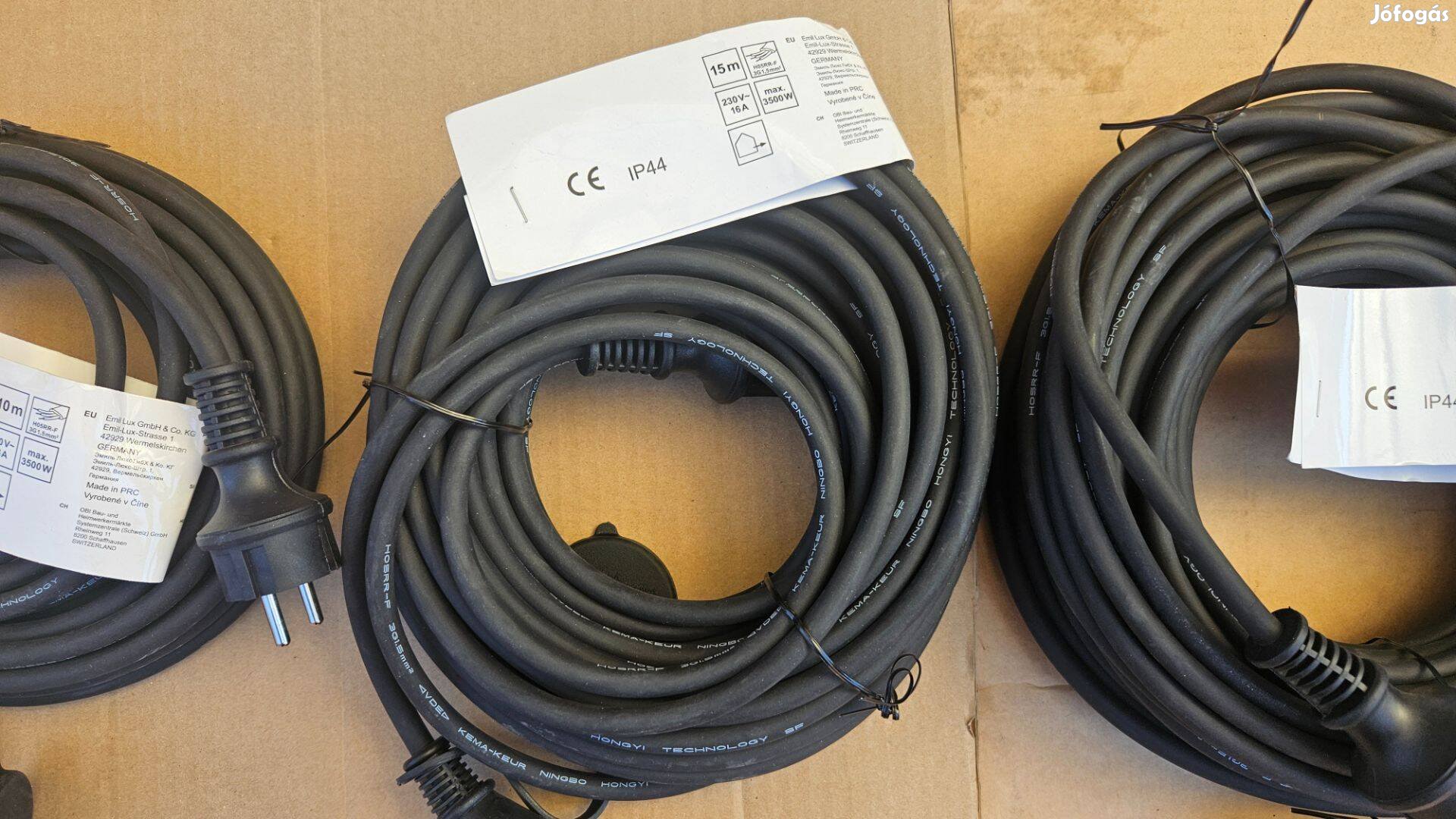 Kültéri hosszabbító csapfedeles gumi 3x1,5mm2, IP44 fekete (15m)