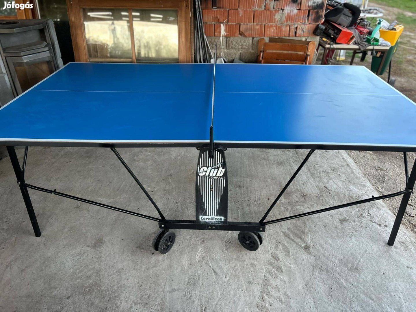 Kültéri ping-pong asztal