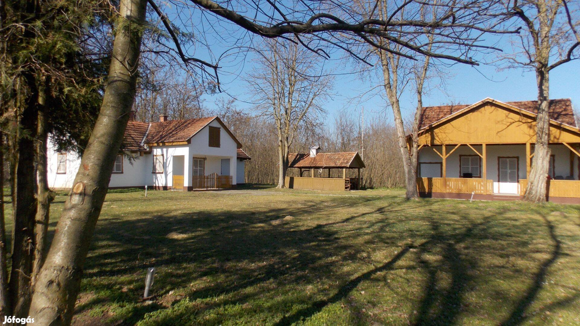 Külterületi szálláshelyre ideális birtok eladó
