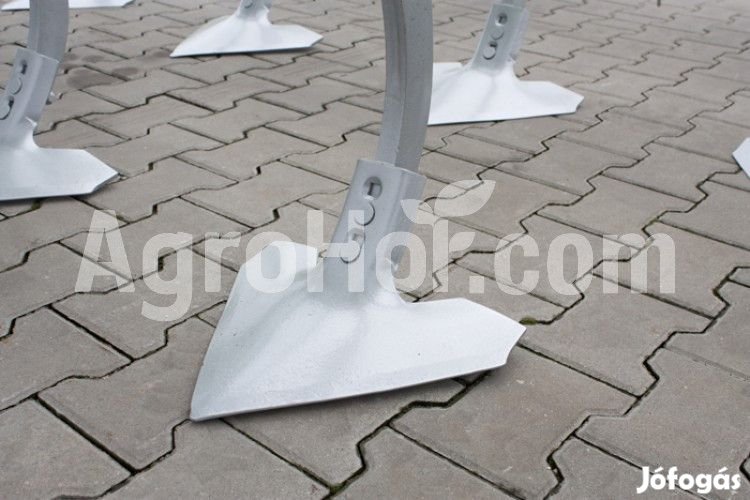 Kultivátor, Bomet 3 m-es szántóföldi kultivátor rögtörő pálcákkal (9