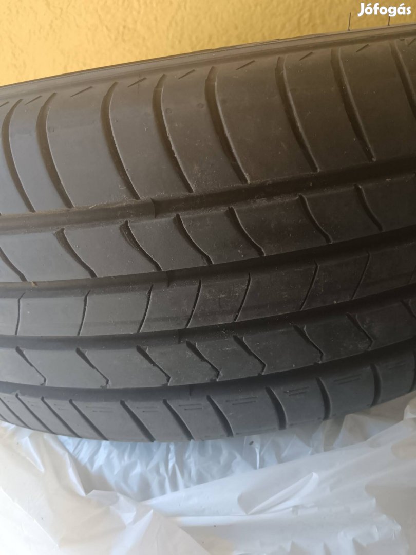 Kumho 215/55/R18. 95H