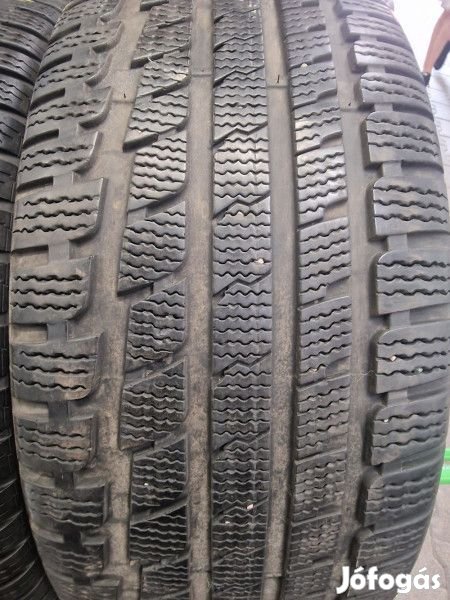 Kumho 255/45R18 KW27 5-6mm DOT14 használt gumi HG12835 téli