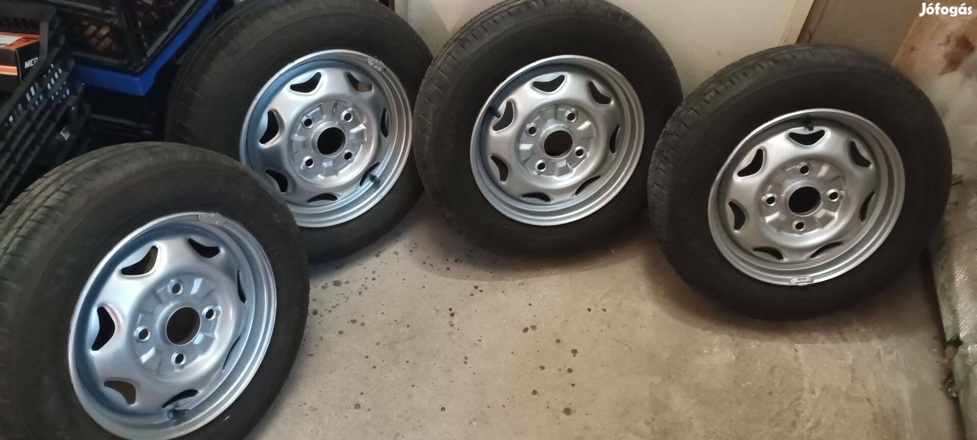Kumho Ecowing Es31 155/70 R13 nyári gumi szett lemezfelnivel