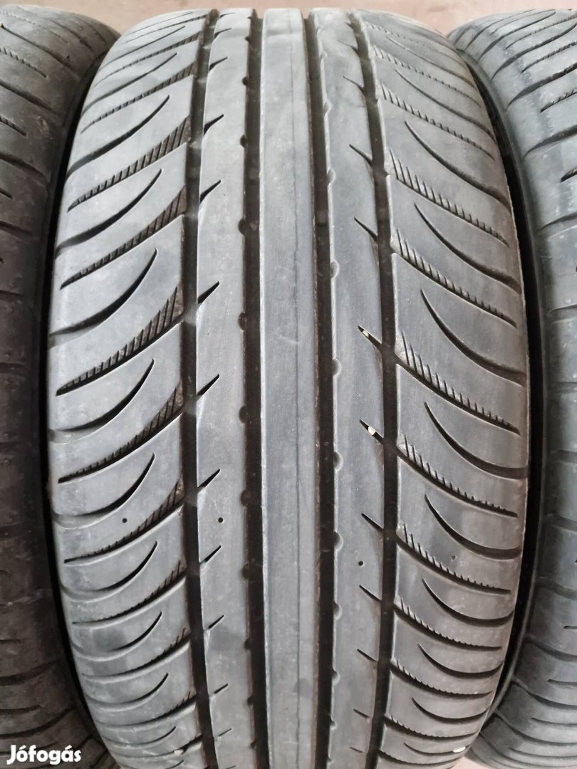 Kumho Ecsta SPT 255/35r20