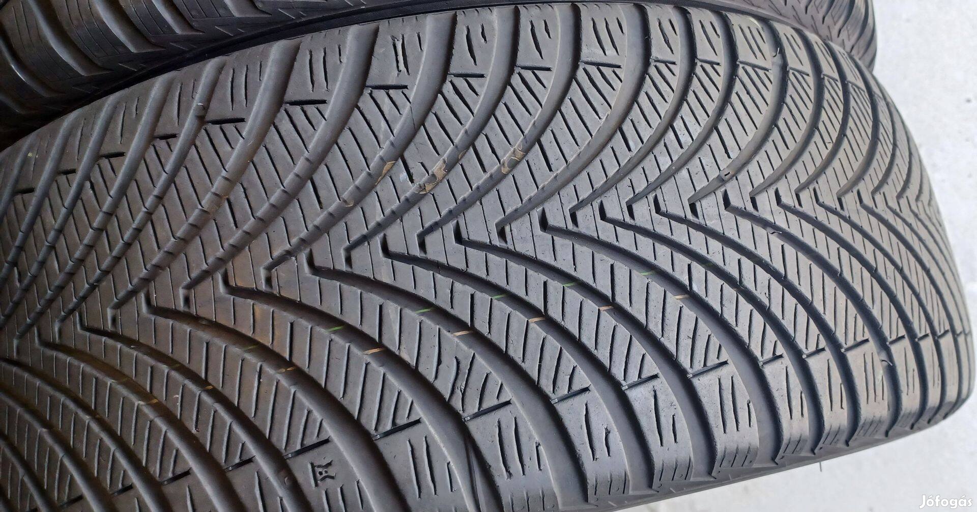 Kumho Solus 4S 225/45 R18 négyévszakos gumik 4db