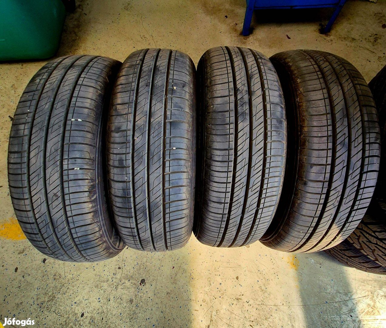 Kumho Solus nyári gumi eladó 185/65R15