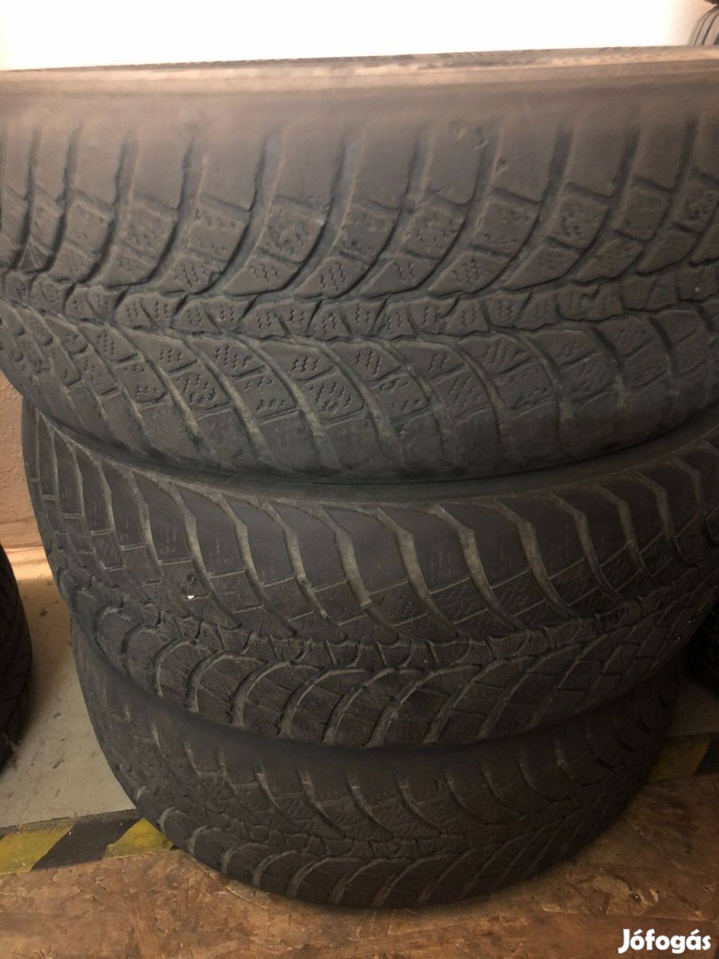 Kumho Wintercraft 225/55 R17 101V gumiabroncsok