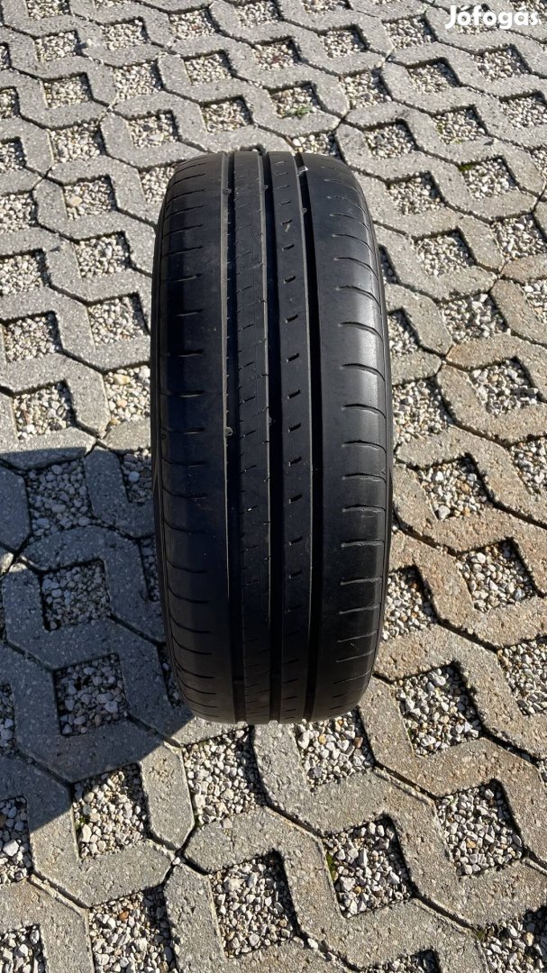 Kumho nyári gumiabroncs felnivel együtt eladó (3 db)!