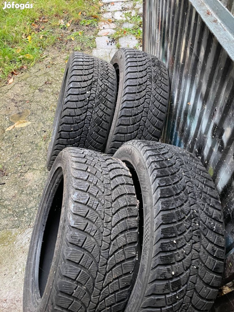 Kumho téli gumi szett 225/50 r17