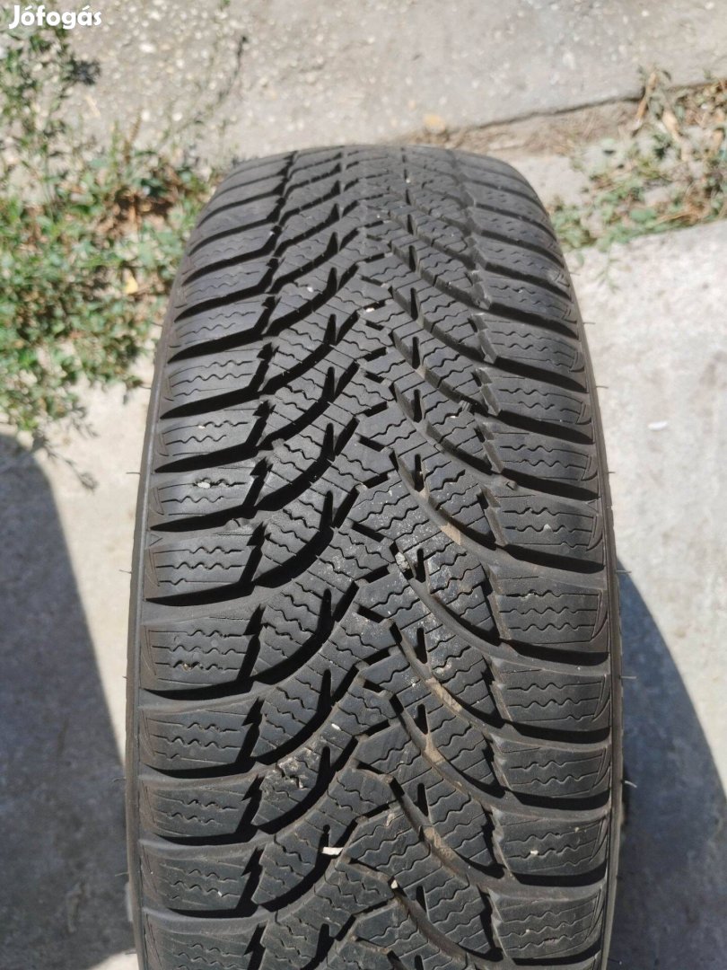 Kumho téligumi