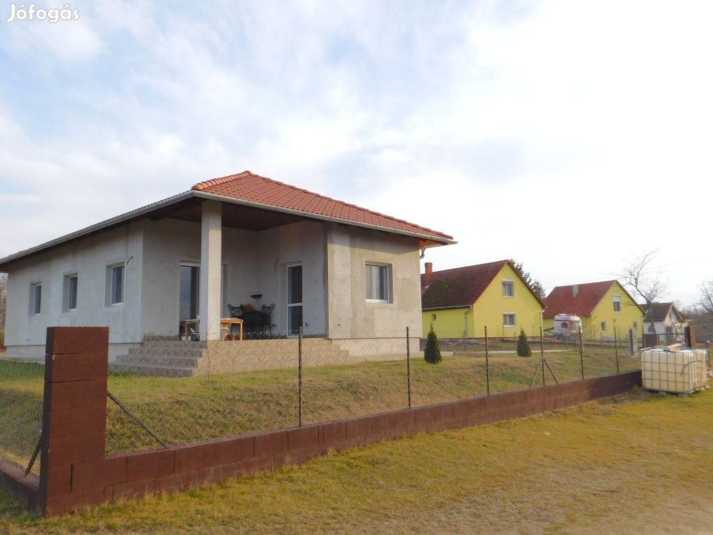 Kunadacs, Felsőadacs tanya, 860 m2-es, családi ház, 15 szobás