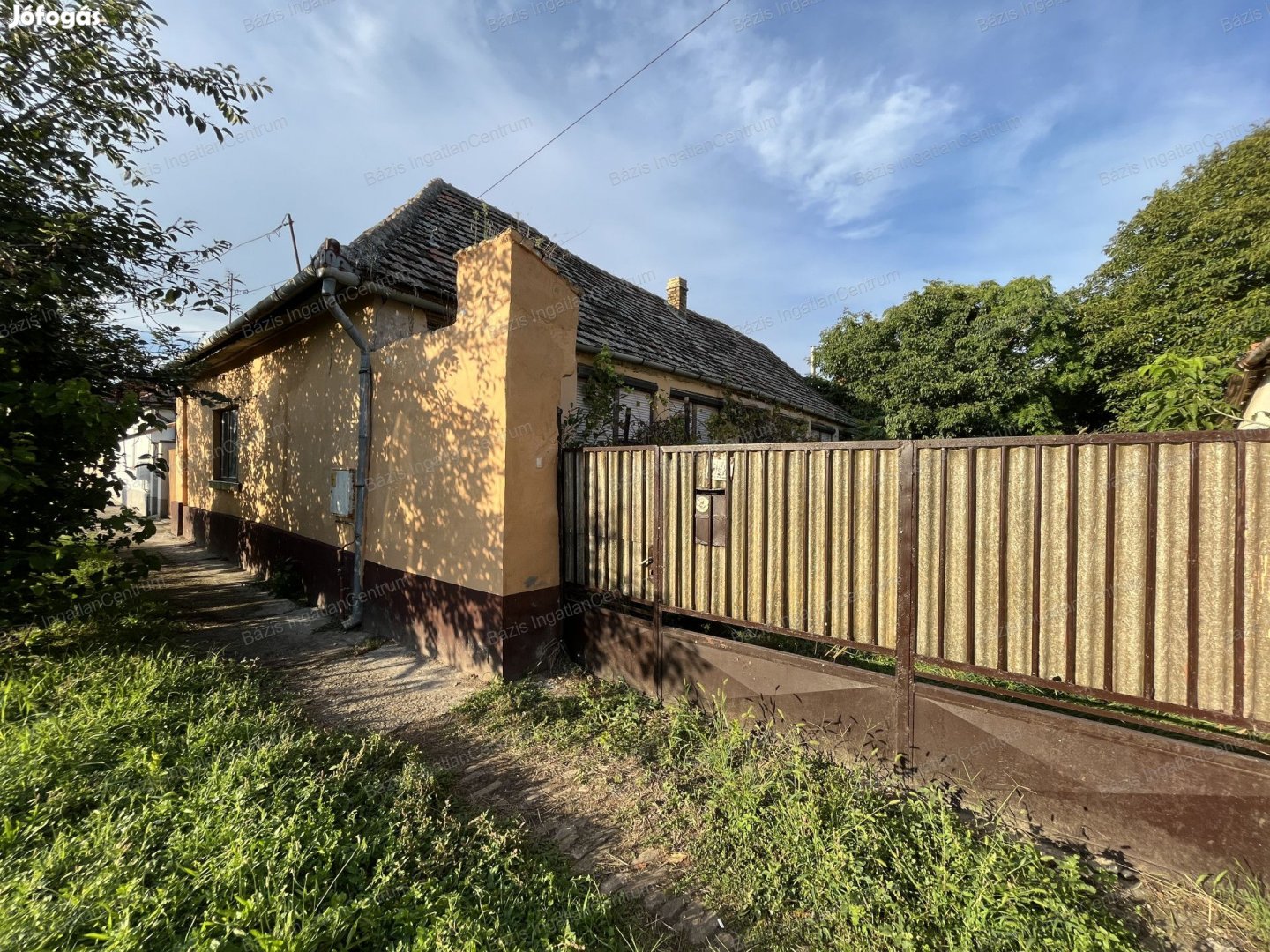 Kunbaján felújítandó családi ház eladó