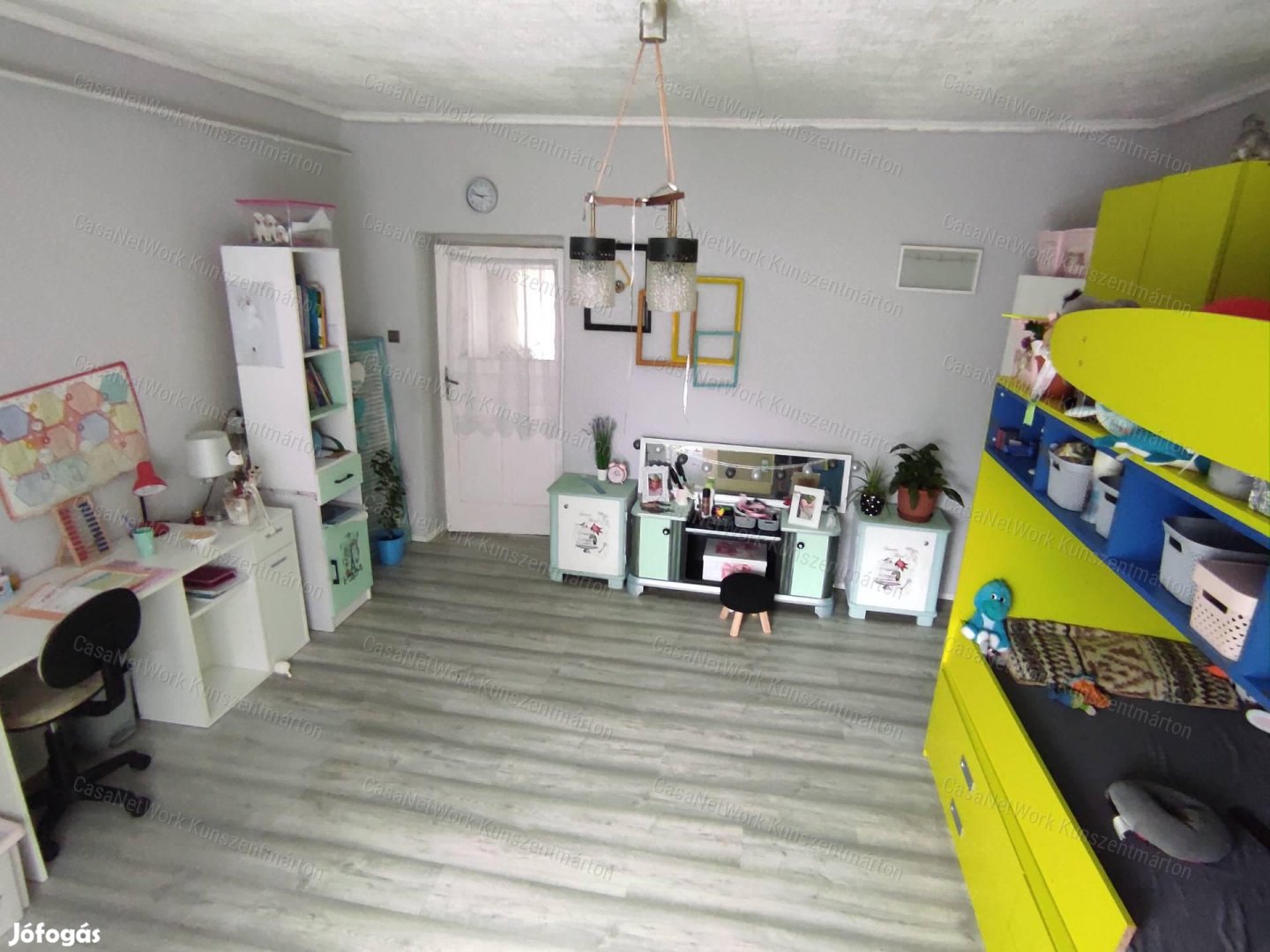Kunszentmártonban eladó 2 szoba-nappalis családi ház!
