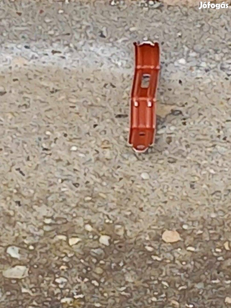 Kúpcserép, kúp cserép rögzítő