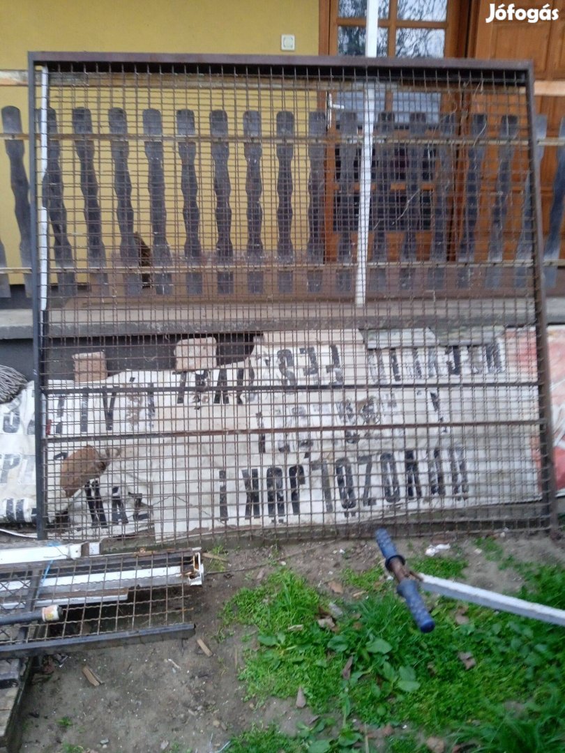 Kutya cenel két oldala, eladó! Kb 205 cm magas 196 széles
