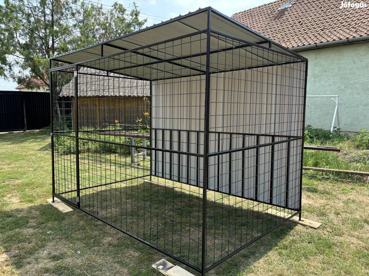 Kutya kennel eladó