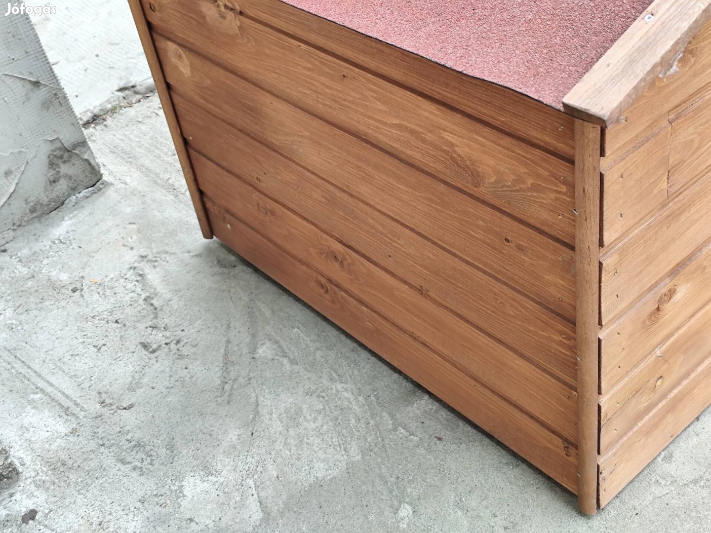 Kutyaház alul szigetelt