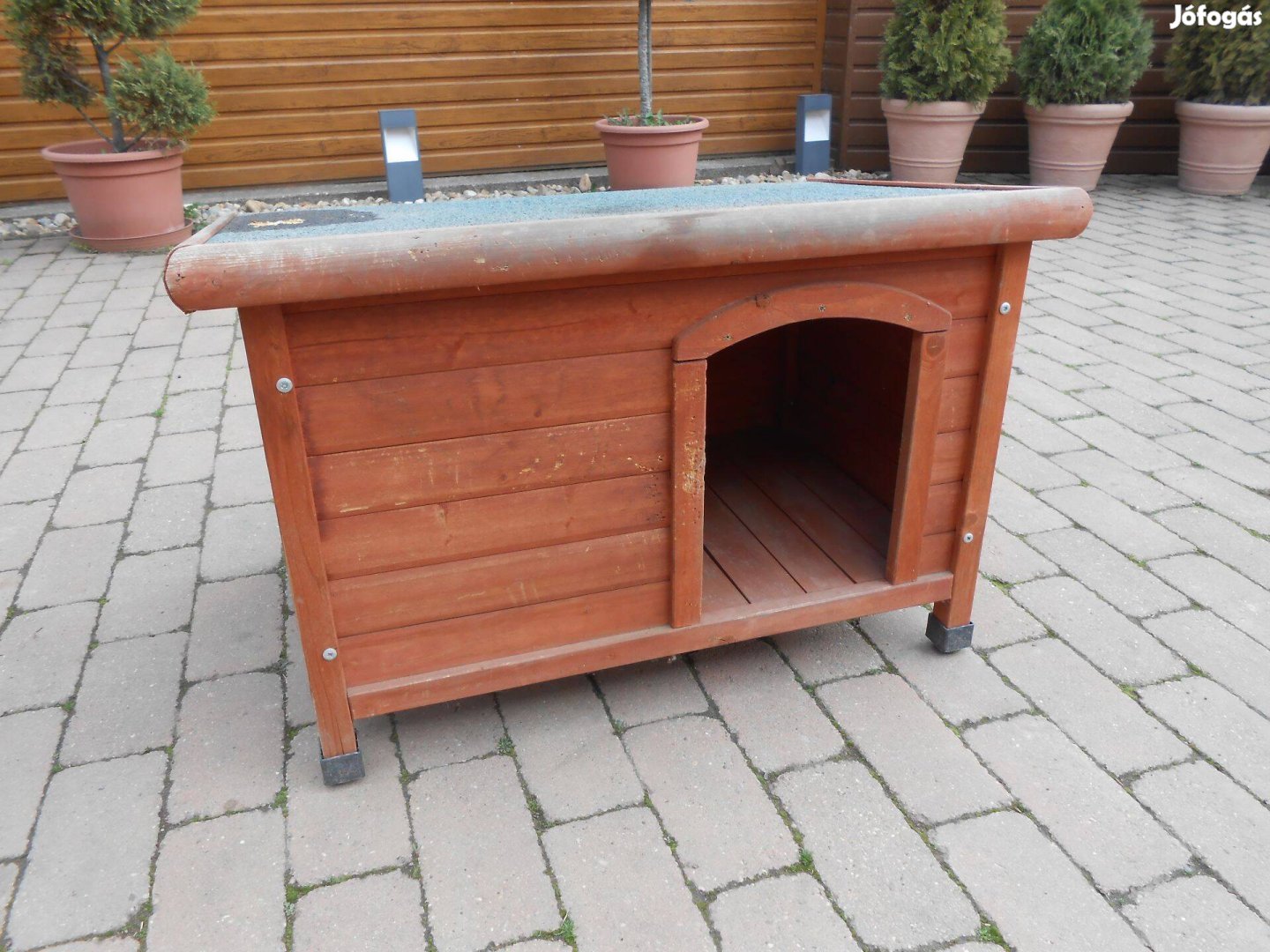 Kutyaház nyitható tetvel