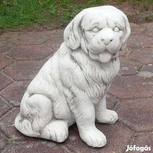 Kuvasz kutya szobor