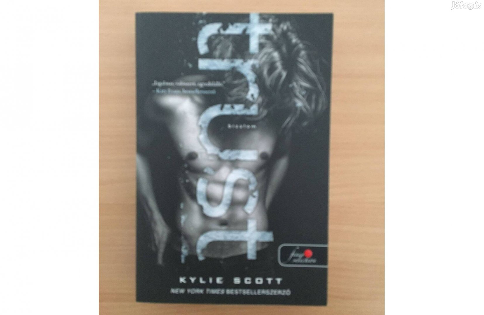 Kylie Scott: Bizalom (Trust) című könyv