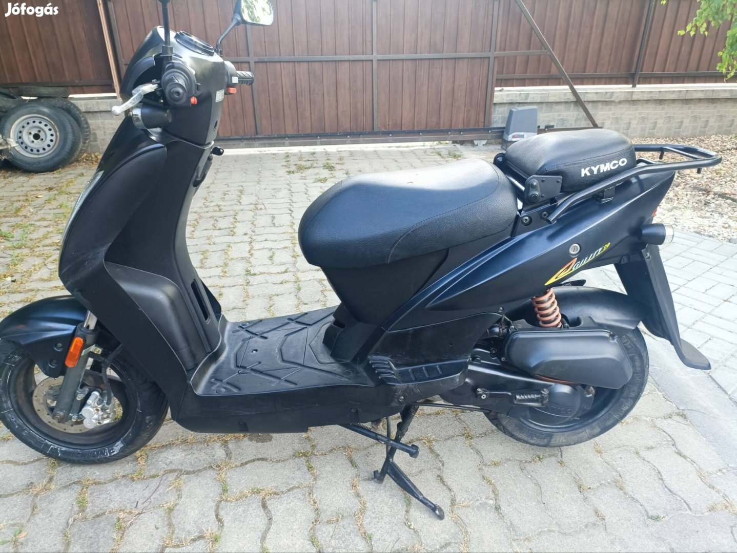 Kymco Agility 4T robogó 