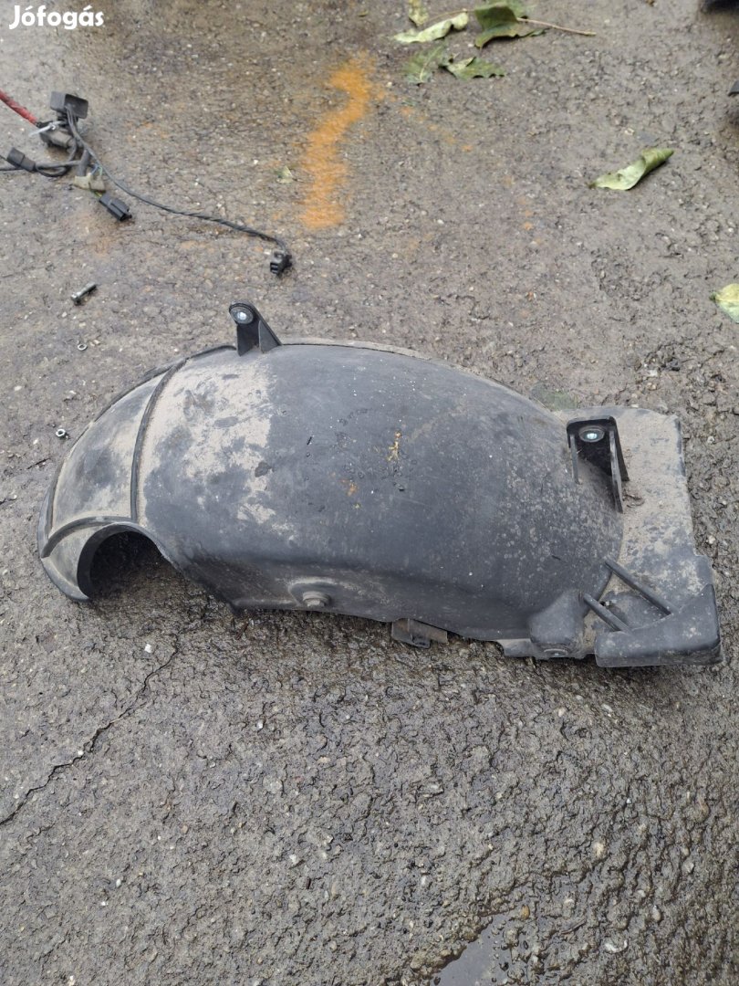 Kymco Downtown hátsó sárvédő