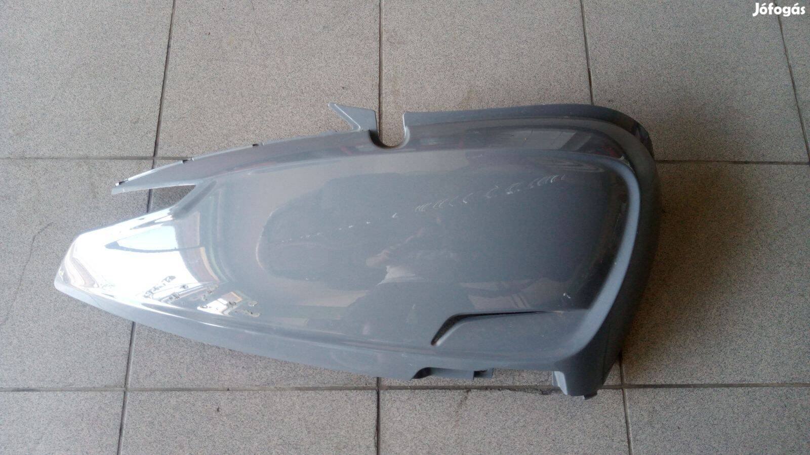 Kymco Like jobb hátsó idom Led