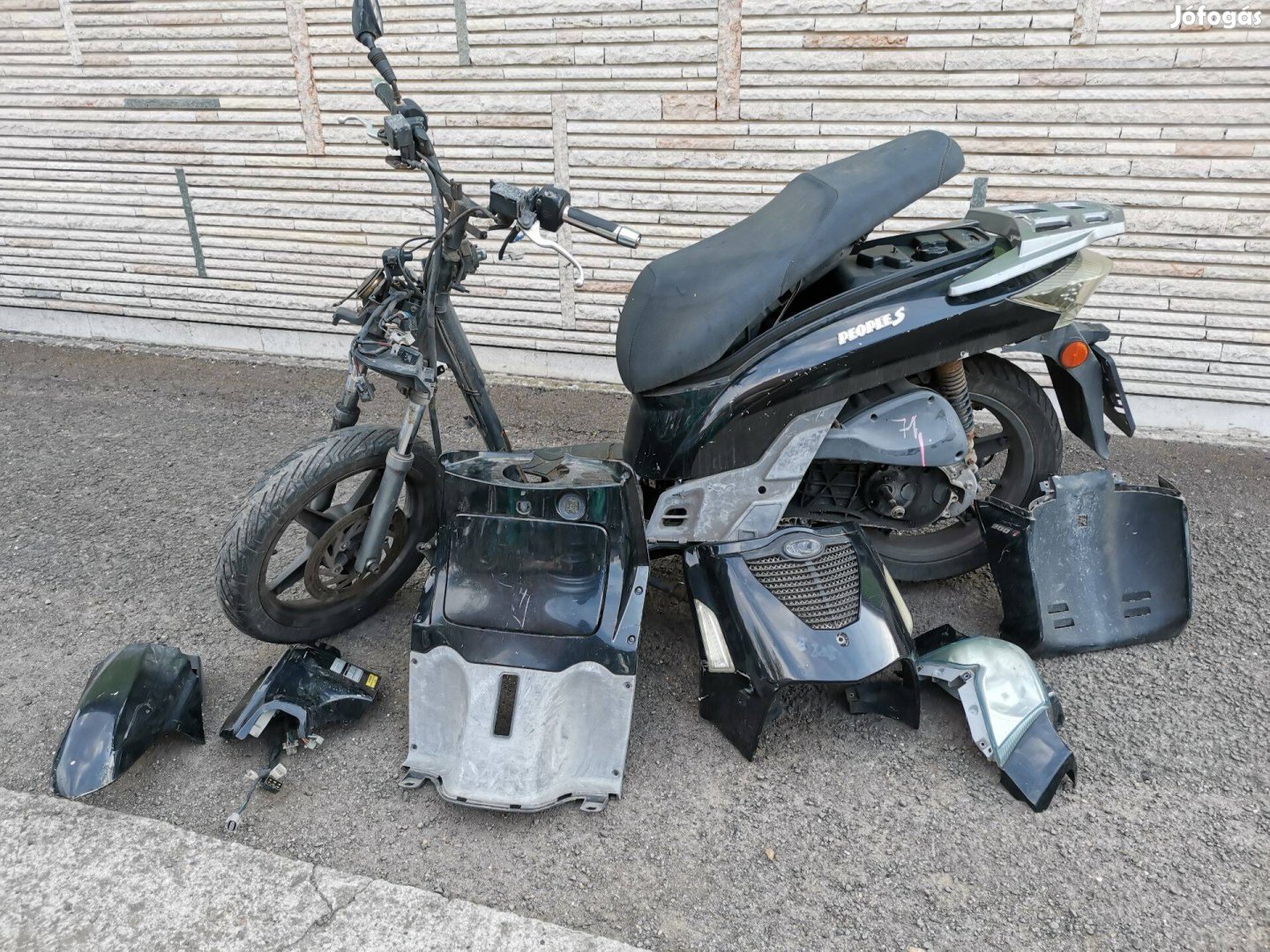 Kymco People S 200i bontás