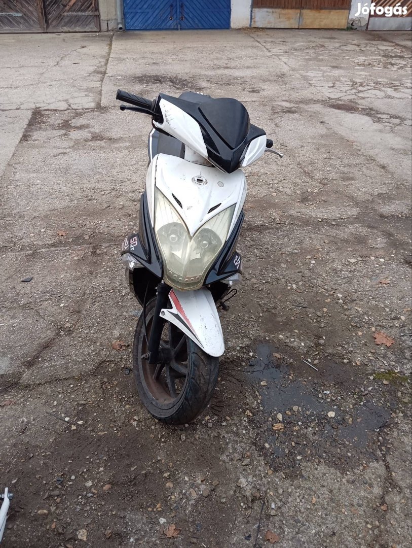 Kymco Super 8 2T egyben 