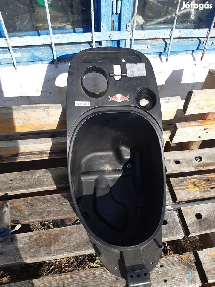 Kymco Super 9 sisaktartó