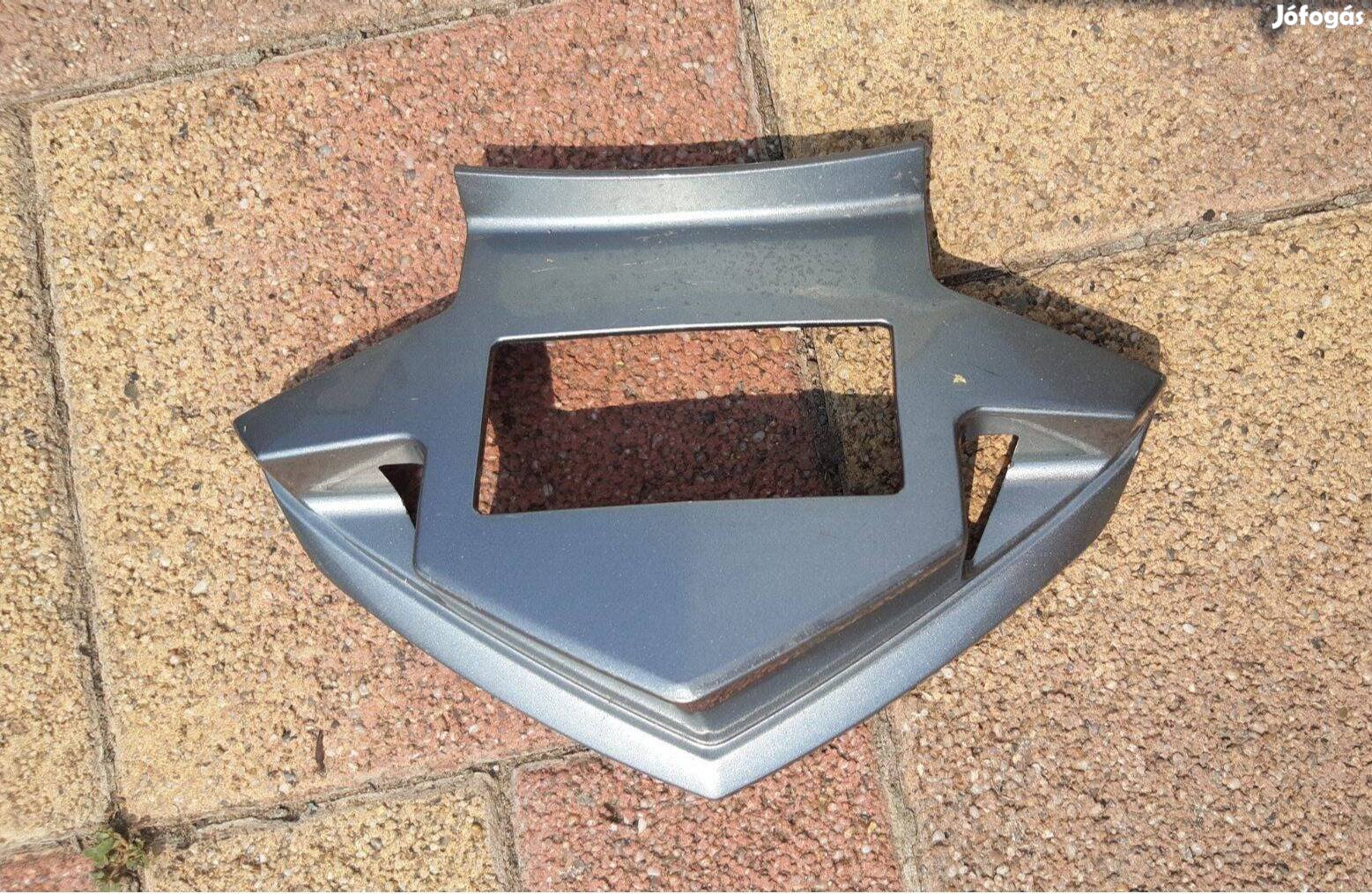 Kymco Yager GT hátsó összekötő idom felső