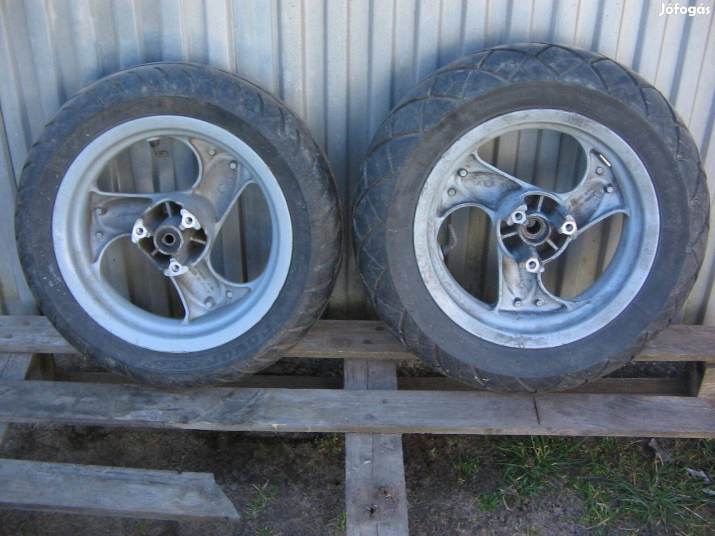 Kymco dink 125 első hátsó kerék elsőkerék hátsókerék