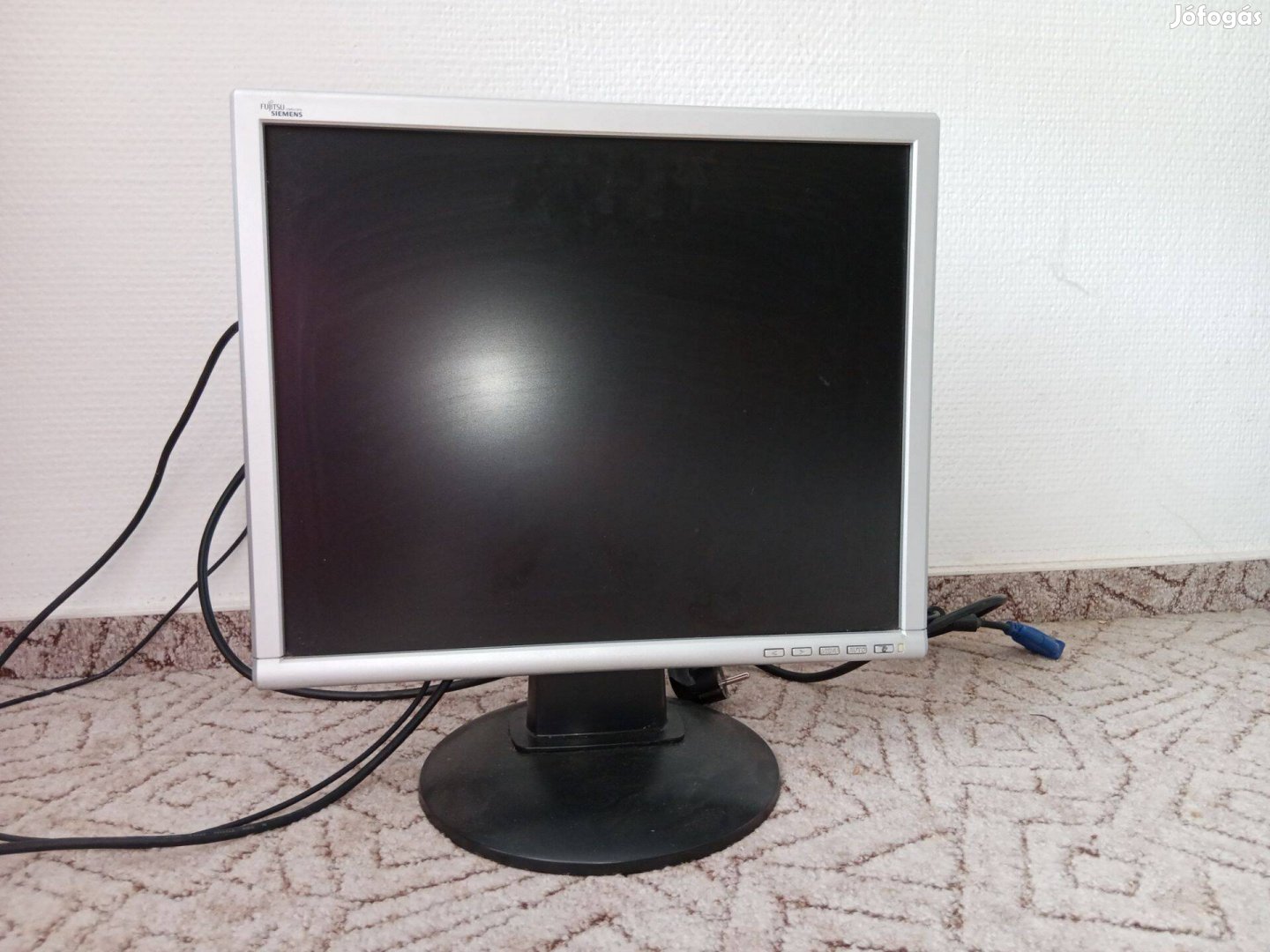 LCD Monitor Fujitsu Siemens L7ZA model