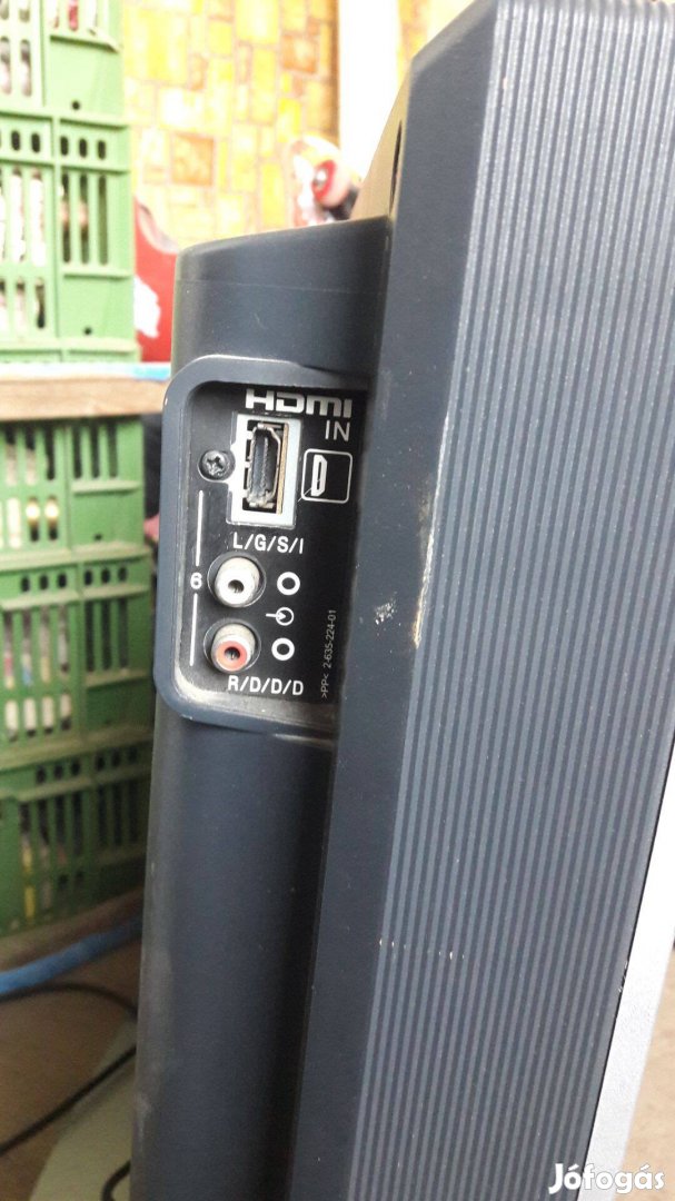 LCD Televízió