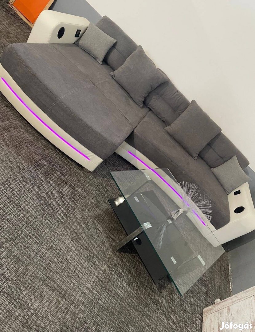 LED-es kanapé