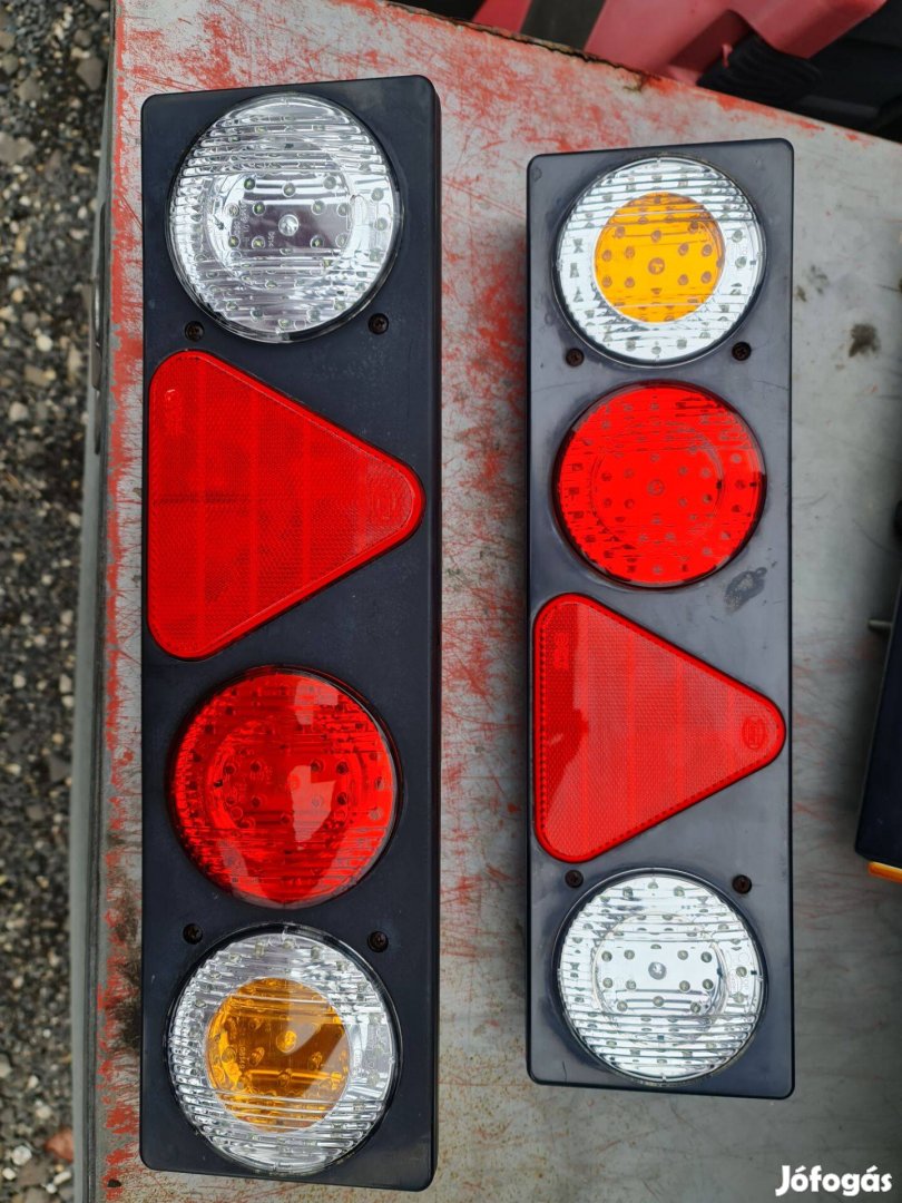 LED-es pótkocsi lámpák