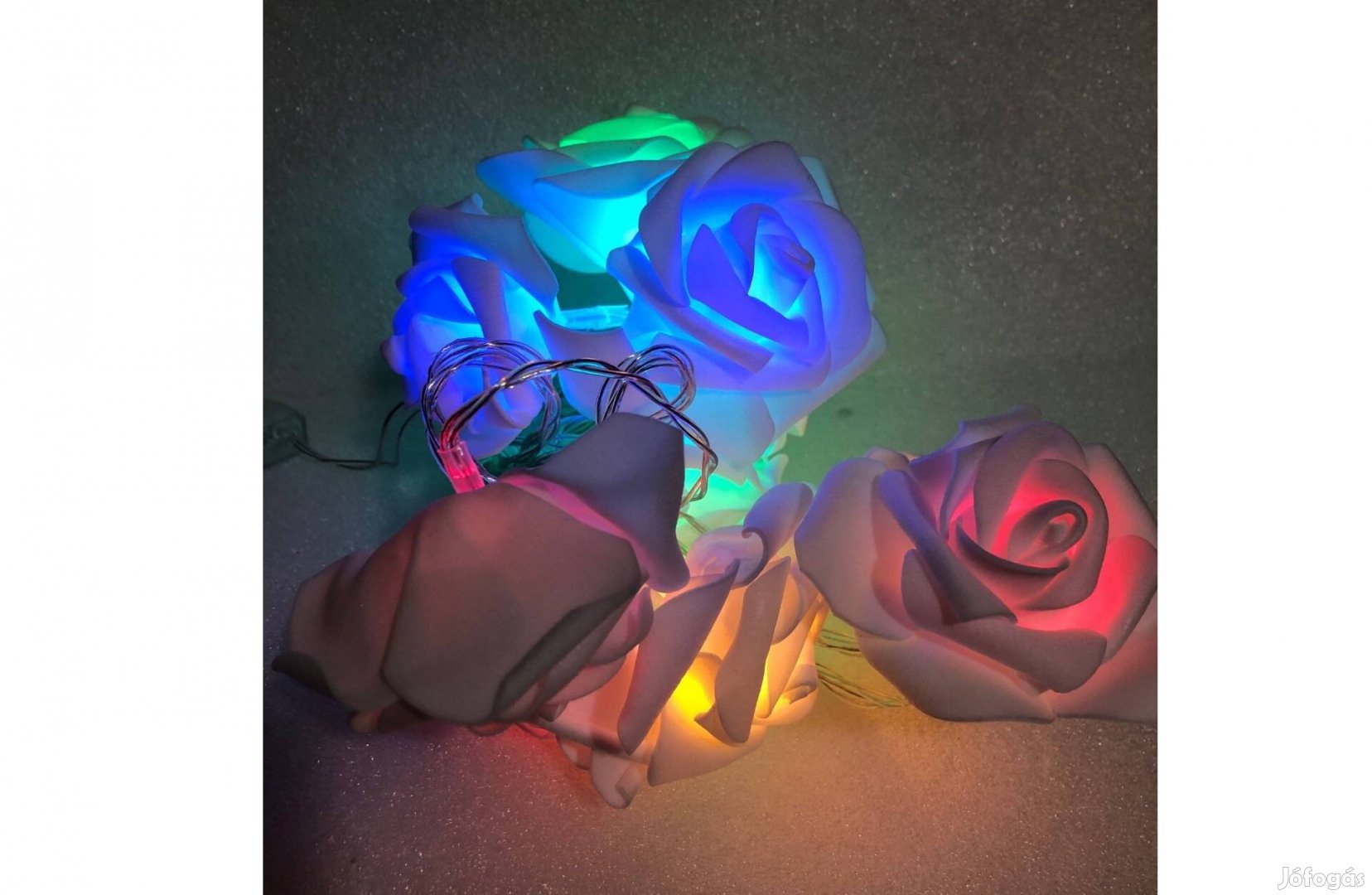 LED fényfüzér rózsa 10 színes LED rózsaszirom 1,9 méter 2x AA elemes