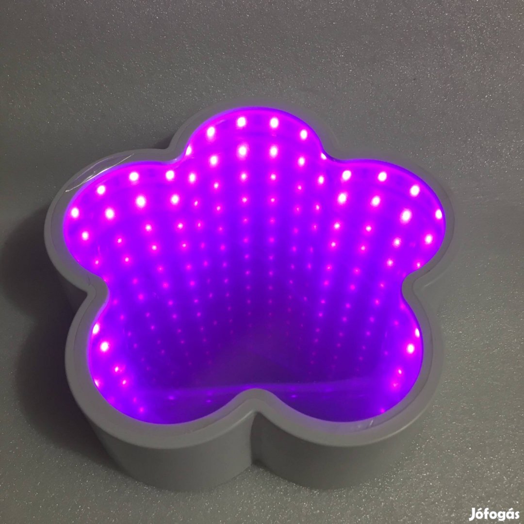 LED varázstükör elemes virág alakú lámpa 19,5 x 20 x 5 cm lila LED