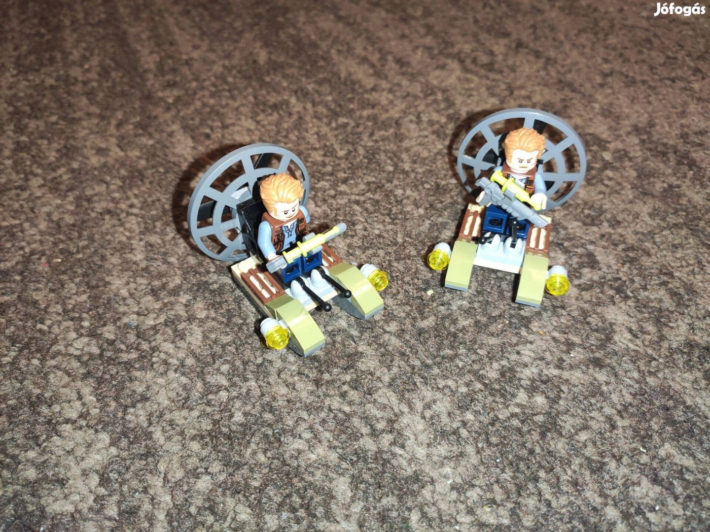 LEGO 122220 Jurassic World - Owen légpárnás járművel nincs leírás hián