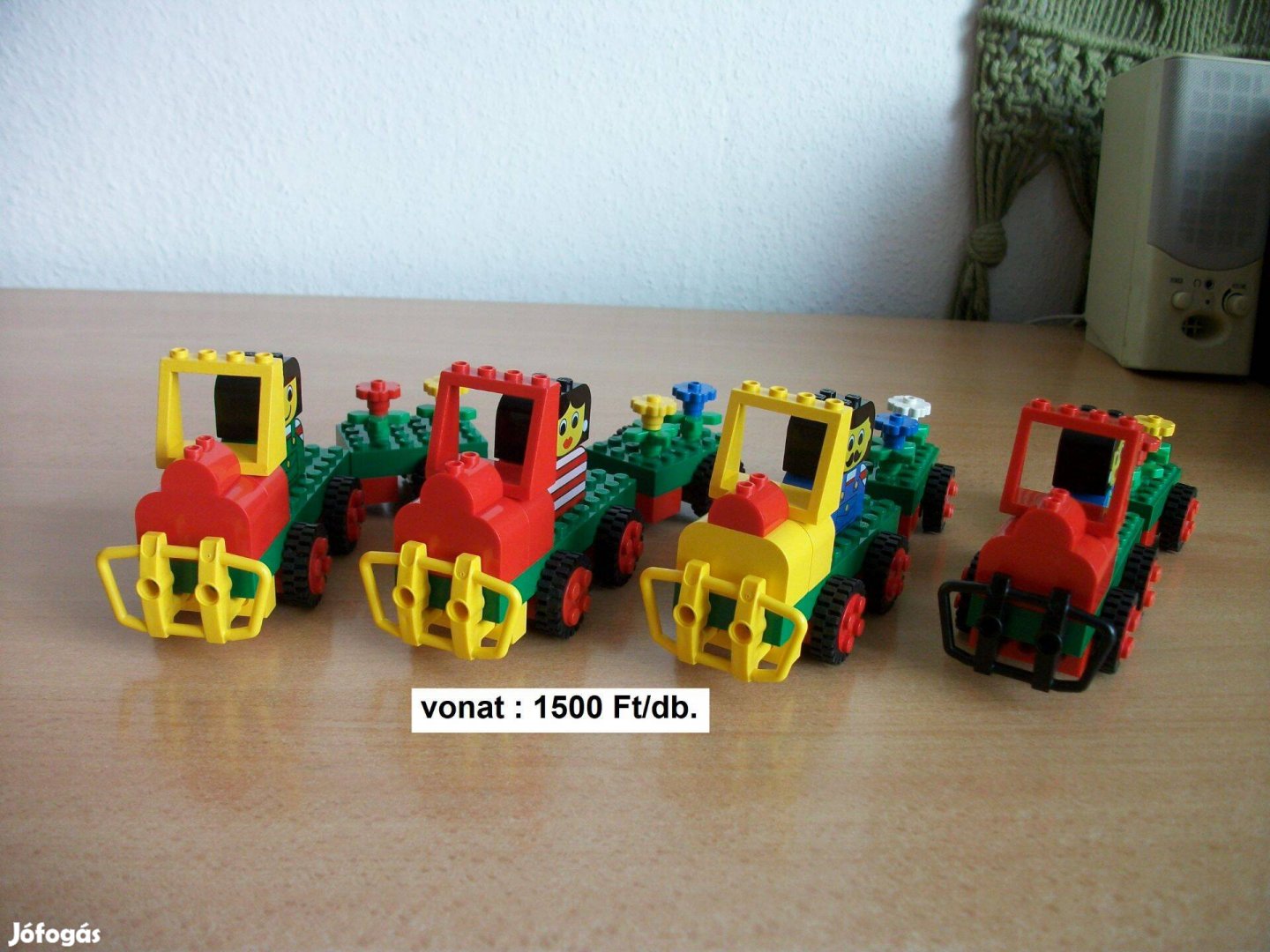 LEGO 4213 készletből vonatok