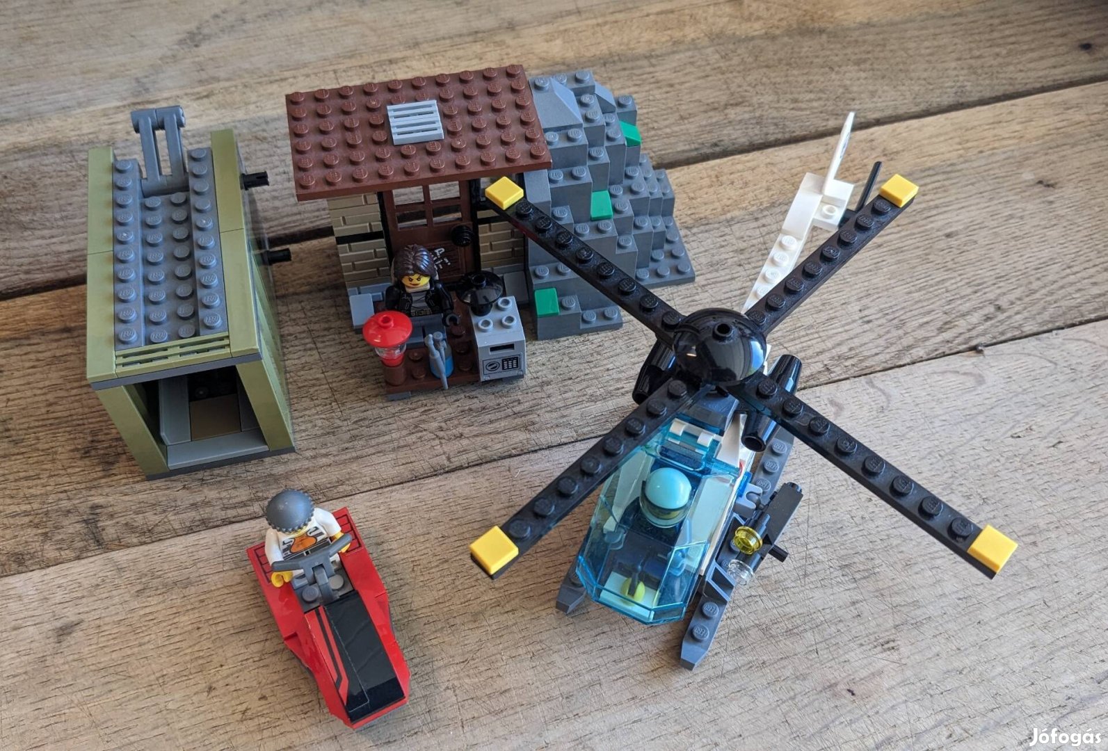 LEGO 60131 City Rabló sziget