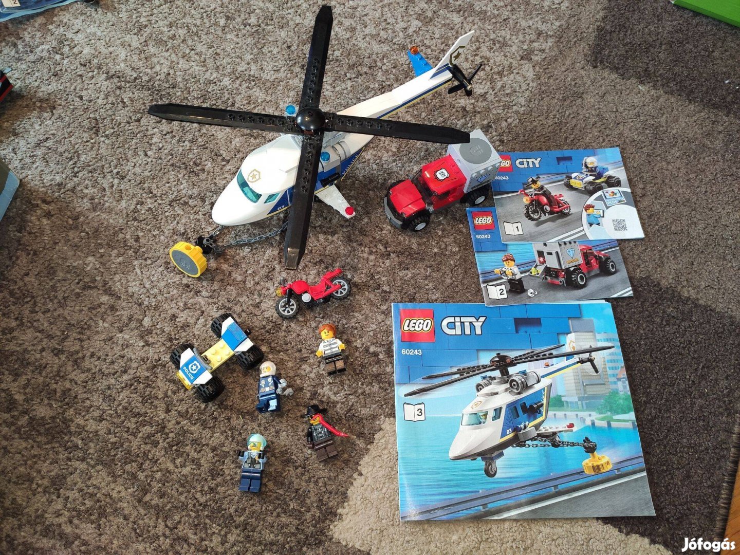 LEGO 60243 City - Rendőrségi helikopteres üldözés leírással hiánytalan