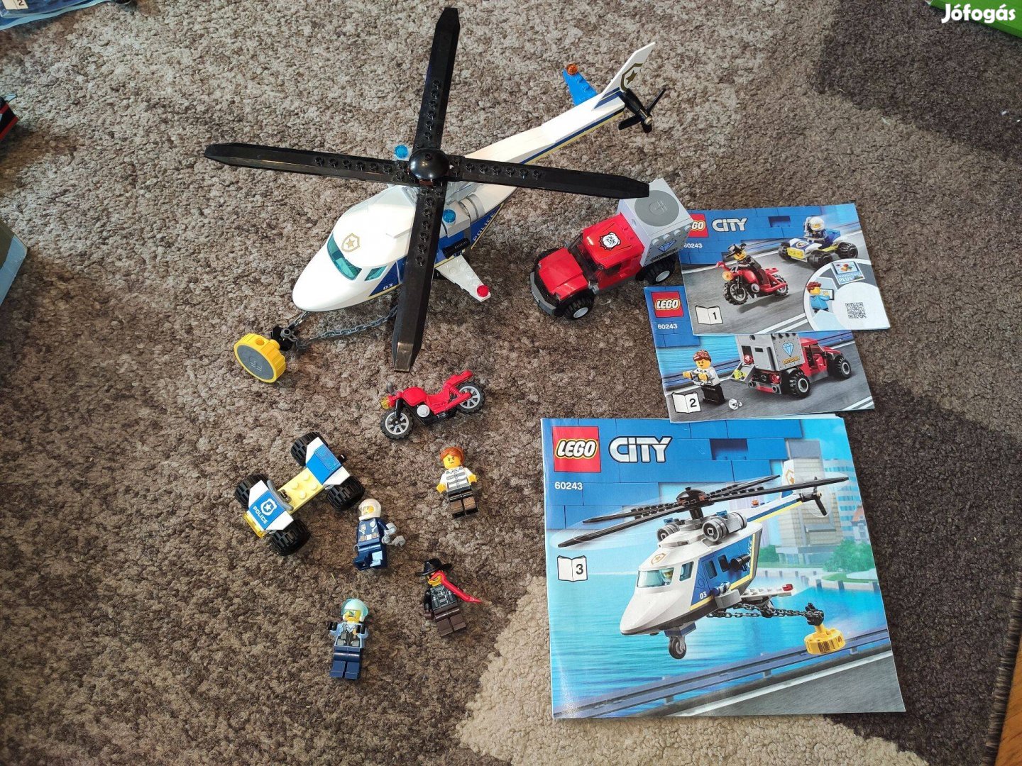 LEGO 60243 City - Rendőrségi helikopteres üldözés leírással hiánytalan