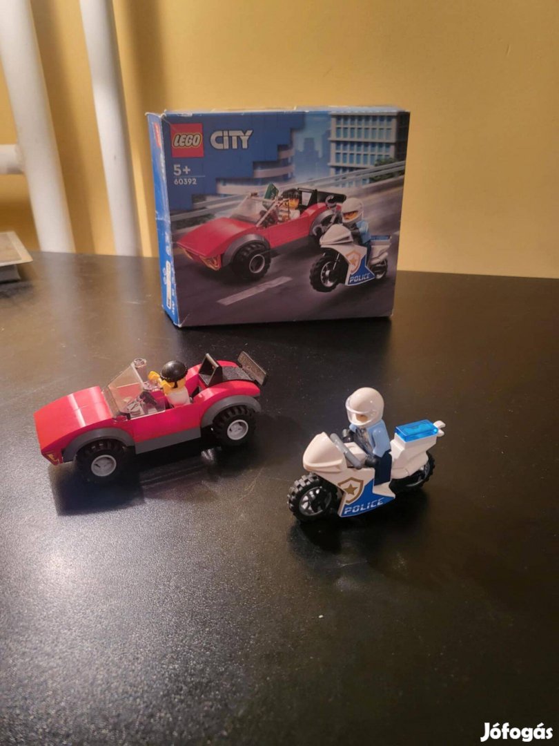 LEGO 60392 Rendőrségi motoros autós üldözés