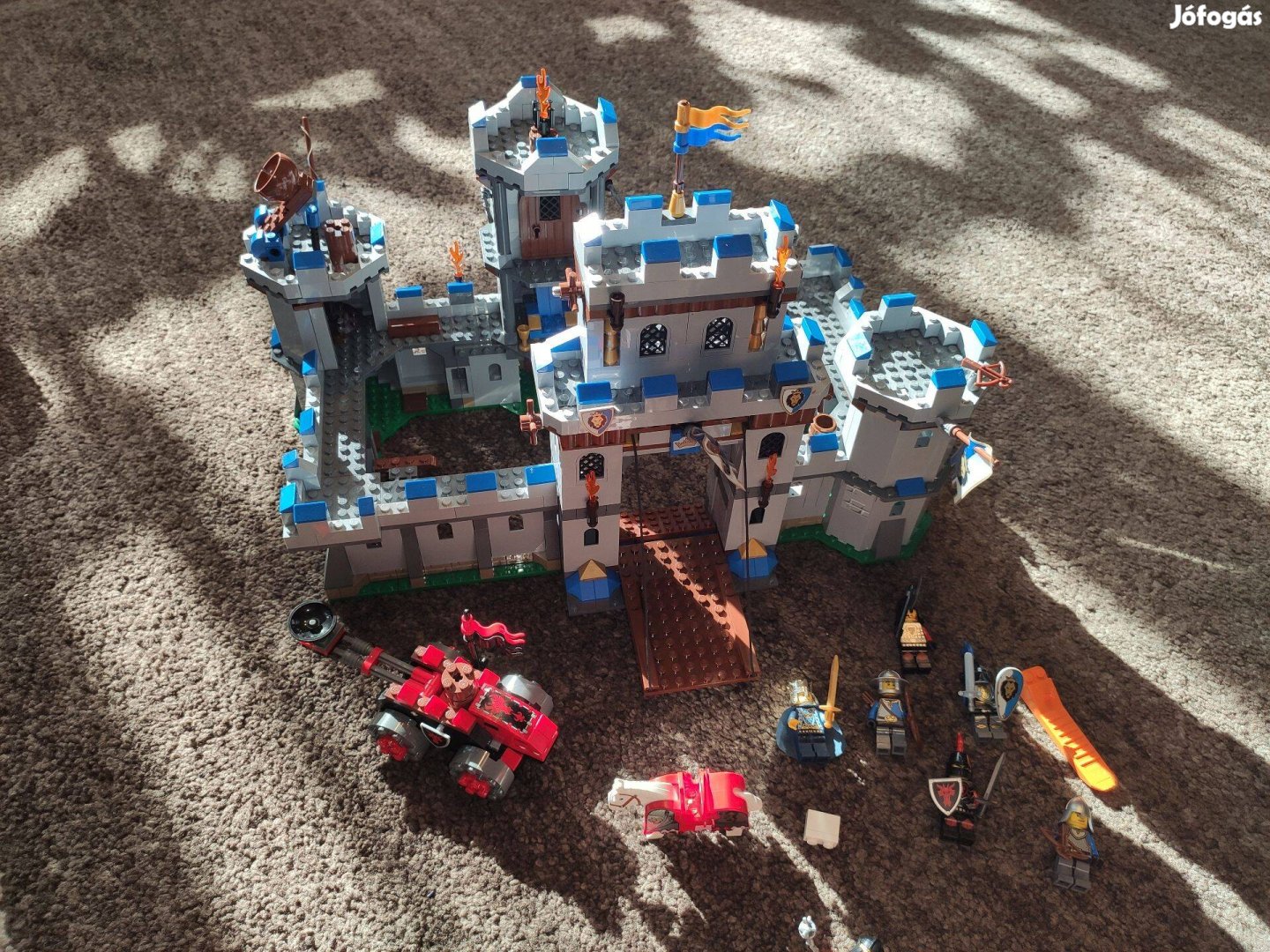 LEGO 70404 Castle - King's Castle nincs leírás ló palástja más színű,