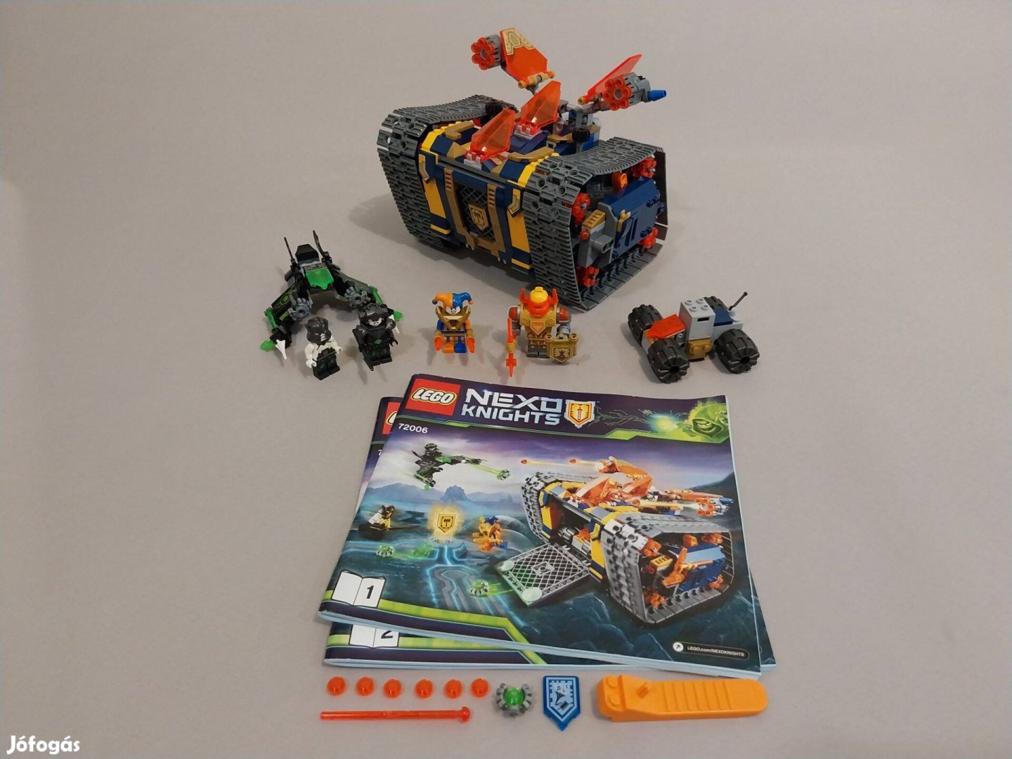 LEGO 72006 Nexo Knights Axl's Rolling Arsenal