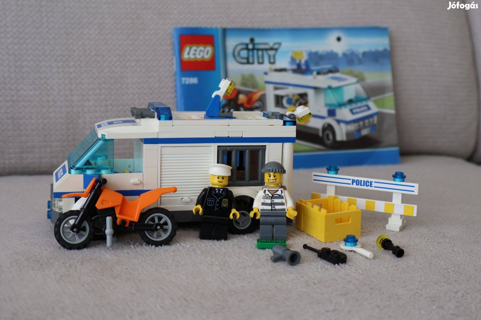 LEGO 7286 City - Fogolyszállítmány